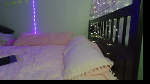 Snapshot of pink_tv chatting on October 3, 2025, 12:51 am pink_tv online show from October 3, 2025, 12:51 am