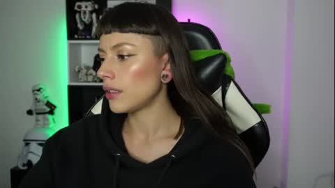 Emily online show from July 8, 2026, 1:32 am