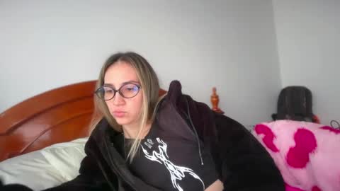 Pinkilola online show from May 31, 2026, 3:41 pm