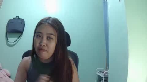 Snapshot of pinkish_shine chatting on May 12, 2026, 2:47 pm Hi its me shine online show from May 12, 2026, 2:47 pm