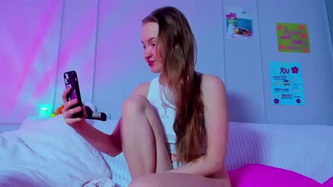 Mila online show from February 22, 2026, 8:13 am