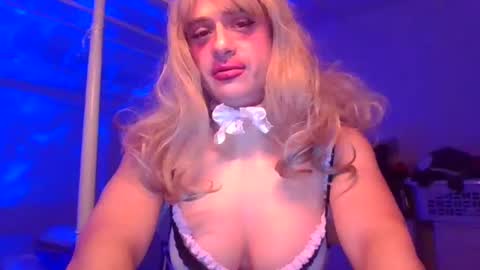 pinkpillbambi online show from February 11, 2025, 5:05 am