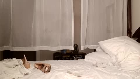 pinkpillbambi online show from November 8, 2025, 2:34 am