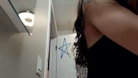 pinkpulseglobal online show from November 2, 2025, 2:36 am