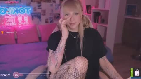 pinkvenom_ online show from March 4, 2025, 6:07 pm