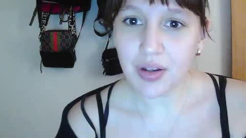 Nicky online show from April 17, 2026, 7:44 am