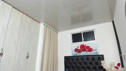 Snapshot of pinky_f00x chatting on June 27, 2026, 7:19 pm pinky_f00x online show from June 27, 2026, 7:19 pm