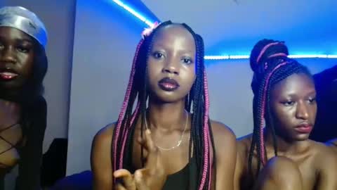 Snapshot of pinky_niela chatting on November 25, 2025, 4:07 pm Pinky online show from November 25, 2025, 4:07 pm