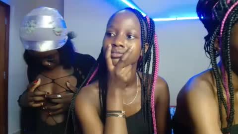 Snapshot of pinky_niela chatting on November 26, 2025, 4:13 am Pinky online show from November 26, 2025, 4:13 am