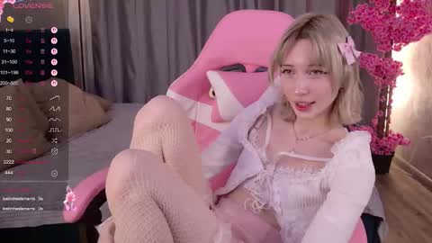 Elis online show from September 18, 2025, 9:06 pm