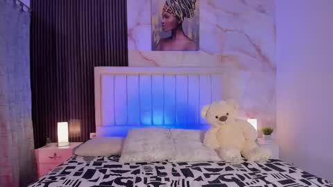 Peachy online show from October 5, 2025, 3:27 am