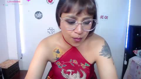 Snapshot of pinky_pinky_ chatting on April 28, 2026, 1:49 pm VIOLETA LOPEZ online show from April 28, 2026, 1:49 pm