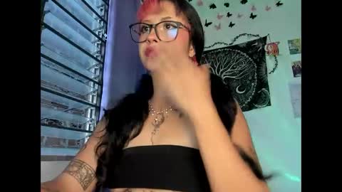 Snapshot of pinky_promiseex chatting on June 1, 2026, 11:06 pm pinky_promiseex online show from June 1, 2026, 11:06 pm