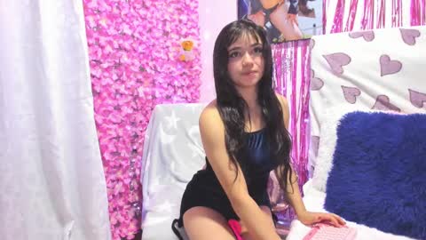 Snapshot of pinky_purr chatting on September 19, 2025, 9:43 am Pinky Purr online show from September 19, 2025, 9:43 am