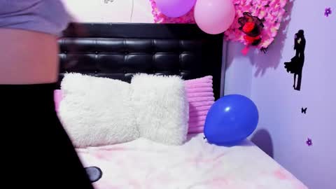 Snapshot of pinky_purr chatting on September 30, 2025, 2:11 pm Pinky Purr online show from September 30, 2025, 2:11 pm