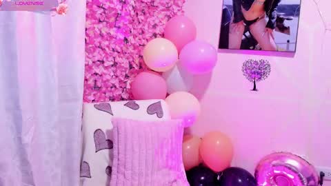 Snapshot of pinky_purr chatting on October 8, 2025, 11:41 am Pinky Purr online show from October 8, 2025, 11:41 am