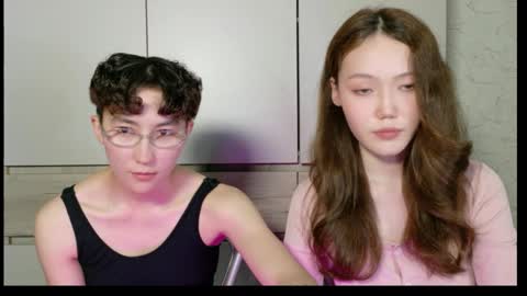 Snapshot of pinkylovers chatting on May 24, 2026, 4:34 pm Li long hair and Ru short hair online show from May 24, 2026, 4:34 pm
