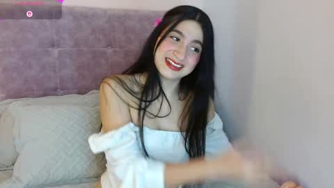 Perla online show from April 15, 2026, 3:30 pm