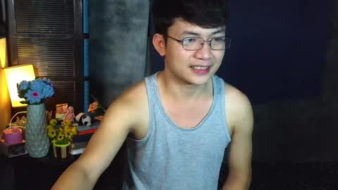 Snapshot of pinoy_petitehugecock chatting on May 4, 2026, 10:55 am alex online show from May 4, 2026, 10:55 am