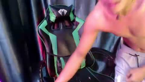 pinoy_shyboy69 online show from May 11, 2026, 1:22 am