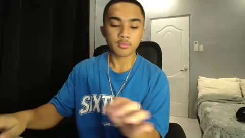 Snapshot of pinoyadriannexxx chatting on October 1, 2025, 2:17 am Adrianne online show from October 1, 2025, 2:17 am