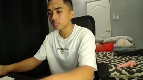 Snapshot of pinoyadriannexxx chatting on October 4, 2025, 1:25 am Adrianne online show from October 4, 2025, 1:25 am