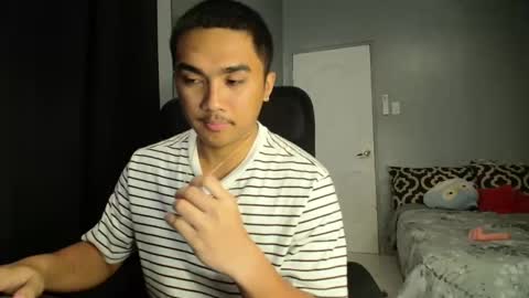 Snapshot of pinoyadriannexxx chatting on October 17, 2025, 11:35 am Adrianne online show from October 17, 2025, 11:35 am