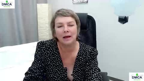 Bella online show from October 22, 2025, 10:15 am