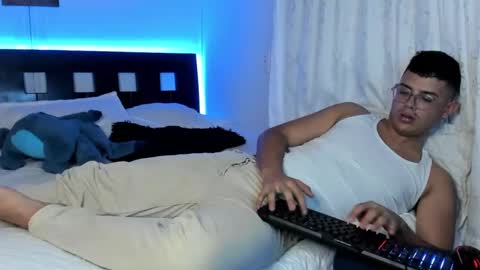 Snapshot of piperodriguez_ chatting on December 8, 2024, 4:46 am Pipe Rodriguez online show from December 8, 2024, 4:46 am