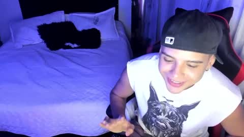 Snapshot of piperodriguez_ chatting on February 8, 2025, 4:14 am Pipe Rodriguez online show from February 8, 2025, 4:14 am