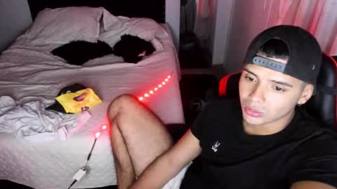 Snapshot of piperodriguez_ chatting on February 18, 2025, 6:26 am Pipe Rodriguez online show from February 18, 2025, 6:26 am