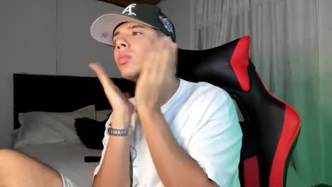 Snapshot of piperodriguez_ chatting on February 25, 2025, 12:36 am Pipe Rodriguez online show from February 25, 2025, 12:36 am