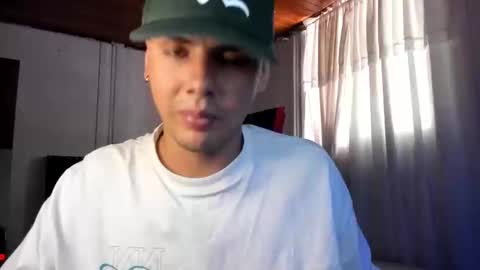 Snapshot of piperodriguez_ chatting on February 25, 2025, 5:36 pm Pipe Rodriguez online show from February 25, 2025, 5:36 pm