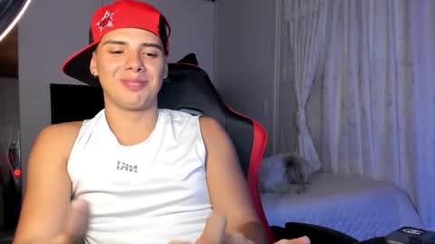 Snapshot of piperodriguez_ chatting on February 25, 2025, 11:11 pm Pipe Rodriguez online show from February 25, 2025, 11:11 pm