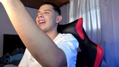 Snapshot of piperodriguez_ chatting on February 28, 2025, 10:17 pm Pipe Rodriguez online show from February 28, 2025, 10:17 pm