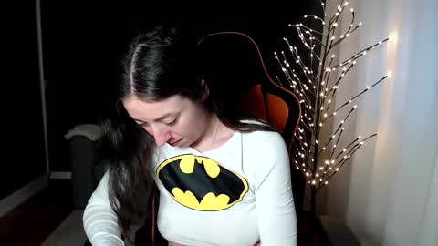 piscesgirl06 online show from December 19, 2024, 5:40 am