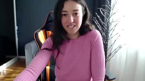 piscesgirl06 online show from January 7, 2025, 9:50 am