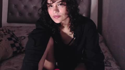 Snapshot of piscis_dreams chatting on May 5, 2026, 1:24 am PiscisDreams online show from May 5, 2026, 1:24 am