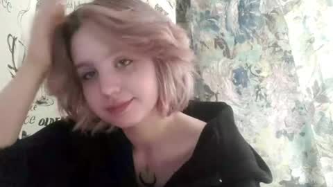 Caroline online show from April 5, 2026, 4:31 am