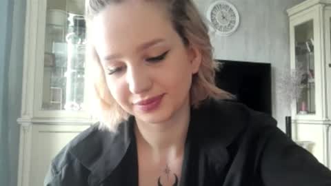 Caroline online show from April 9, 2026, 6:19 am