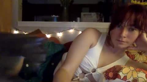 Snapshot of pixie_bella chatting on May 26, 2026, 2:24 pm pixie_bella online show from May 26, 2026, 2:24 pm