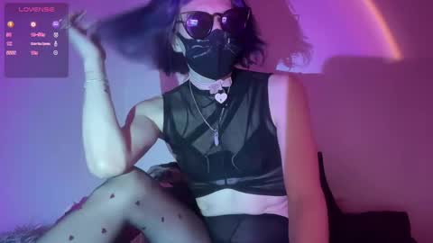 pixie_praxis online show from December 11, 2024, 7:53 am