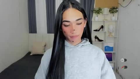 pixiedoll_ online show from February 9, 2026, 5:28 pm