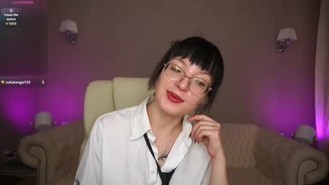 pixiepeachh online show from September 20, 2025, 6:14 am