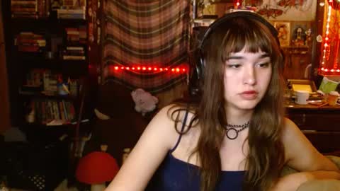 Izzy online show from September 17, 2025, 12:45 am