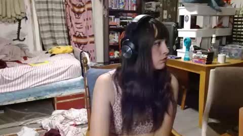 Izzy online show from June 16, 2026, 3:42 am