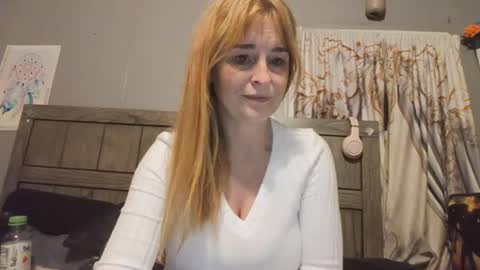Snapshot of pizzedwife chatting on June 14, 2026, 2:20 am pizzedwife online show from June 14, 2026, 2:20 am