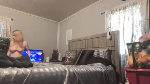 Snapshot of pizzedwife chatting on July 11, 2026, 1:47 pm pizzedwife online show from July 11, 2026, 1:47 pm