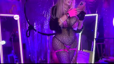 Dumb bimbo fuck doll online show from January 26, 2025, 10:55 am