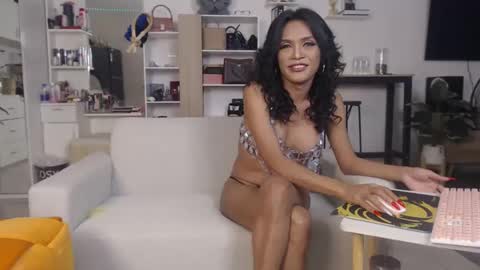 plasticgirll online show from December 9, 2024, 3:22 pm